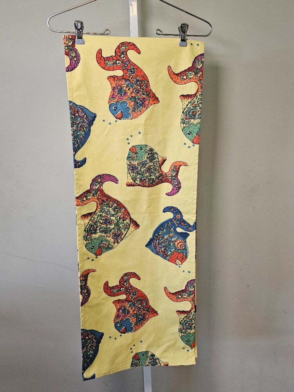 April Cornell Table Runner Yellow Fish Colorful Festive
